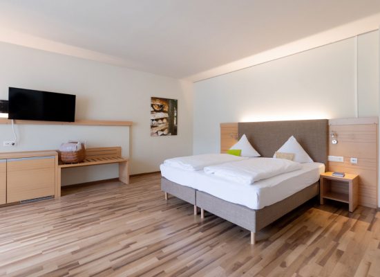 Zimmer mit Fernseher